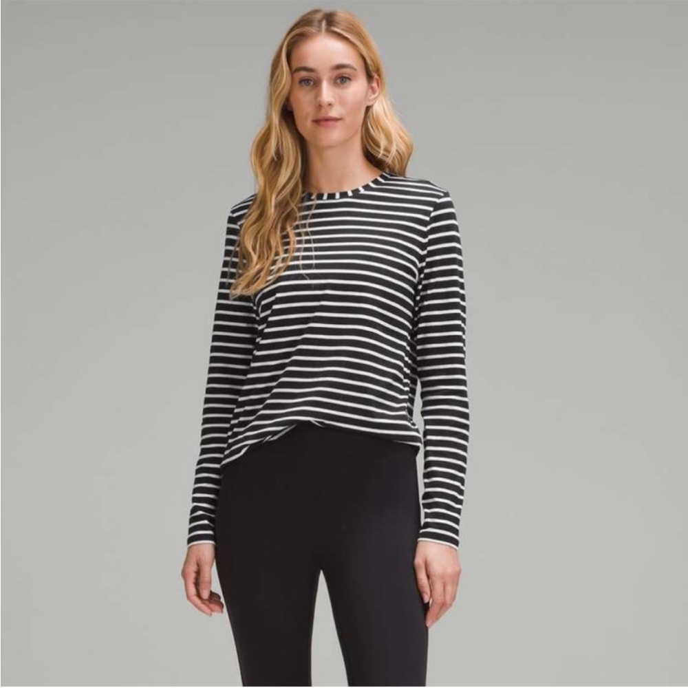 NWT Lululemon Athletica Love Long Sleeve Stripe in black and white. Size 6.
